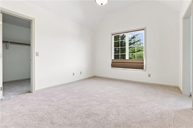 5427 W 164th Place, Overland Park, KS 66085
