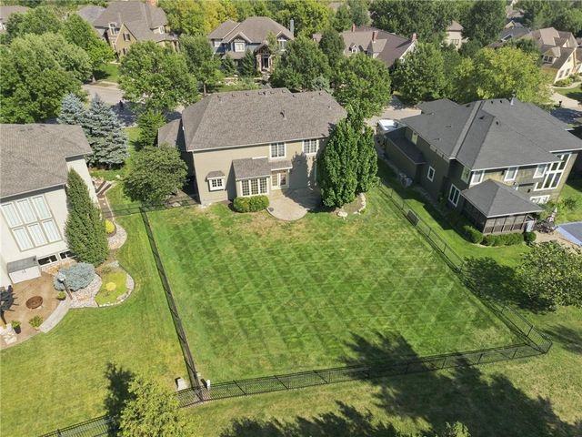 5427 W 164th Place, Overland Park, KS 66085