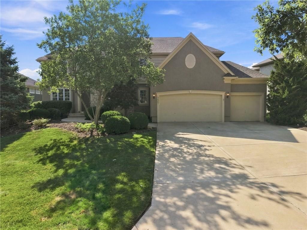 5427 W 164th Place, Overland Park, KS 66085