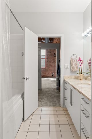 360 W Illinois Street 424, Chicago, IL 60654