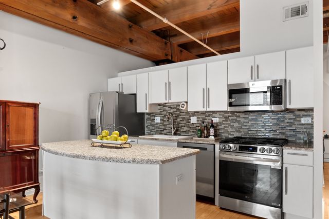 360 W Illinois Street 424, Chicago, IL 60654