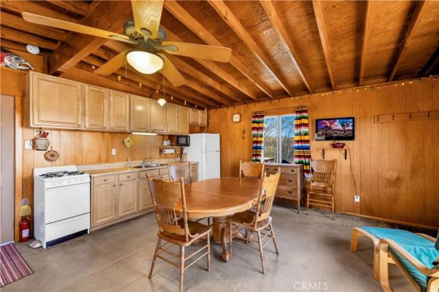 2858 N Sage Avenue, Landers, CA 92285