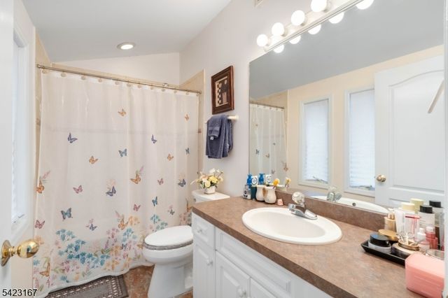 120 E Edsall Blvd, Palisades Park Boro, NJ 07650