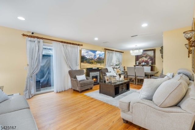 120 E Edsall Blvd, Palisades Park Boro, NJ 07650