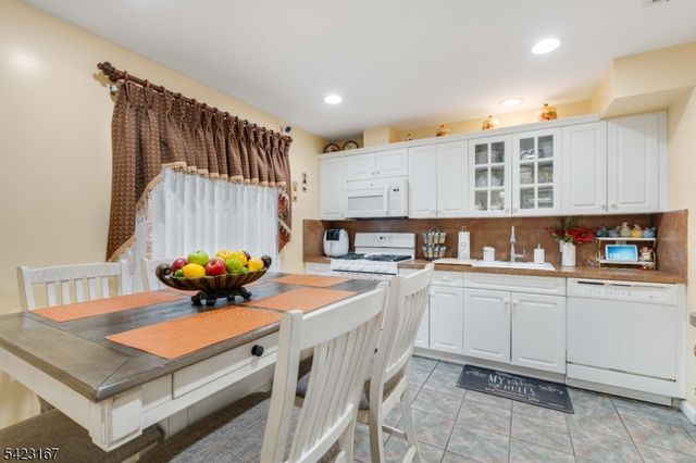 120 E Edsall Blvd, Palisades Park Boro, NJ 07650