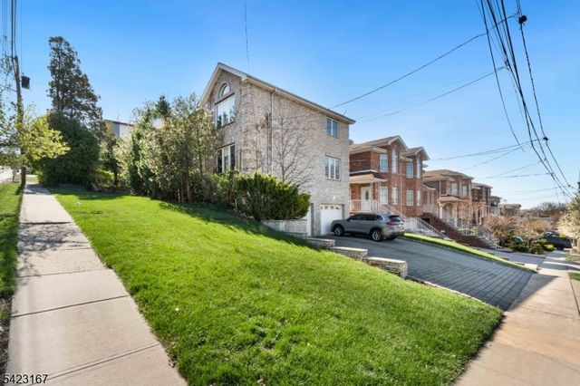 120 E Edsall Blvd, Palisades Park Boro, NJ 07650