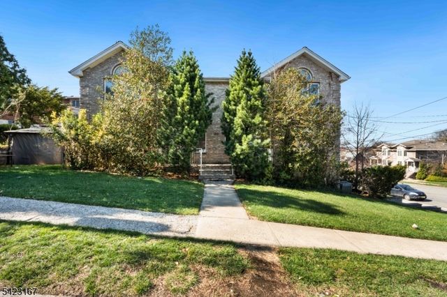 120 E Edsall Blvd, Palisades Park Boro, NJ 07650