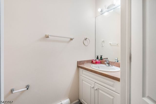 120 E Edsall Blvd, Palisades Park Boro, NJ 07650