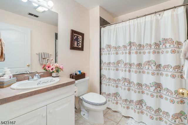 120 E Edsall Blvd, Palisades Park Boro, NJ 07650