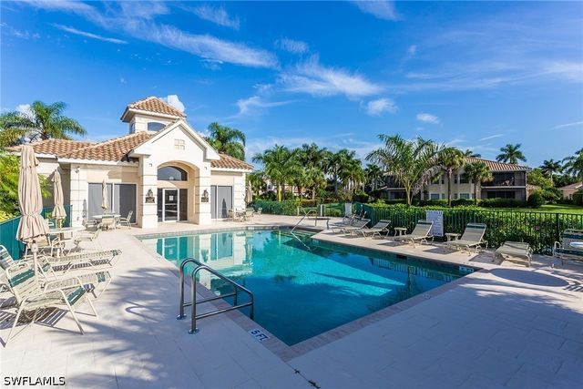 8177 Saratoga DR 1002, Naples, FL 34113