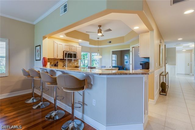 8177 Saratoga DR 1002, Naples, FL 34113