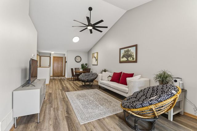 833 White Oak Court, New Brighton, MN 55112