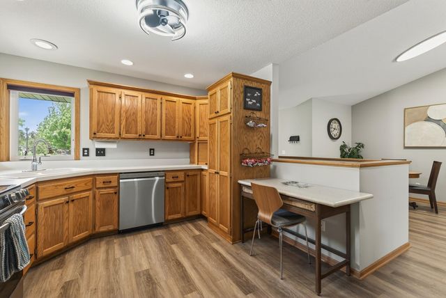 833 White Oak Court, New Brighton, MN 55112