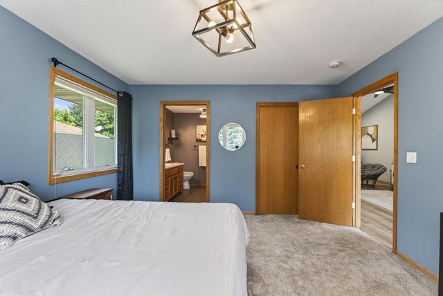 833 White Oak Court, New Brighton, MN 55112