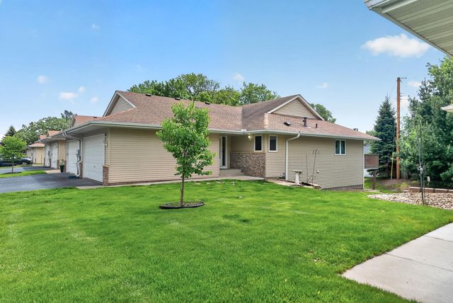 833 White Oak Court, New Brighton, MN 55112