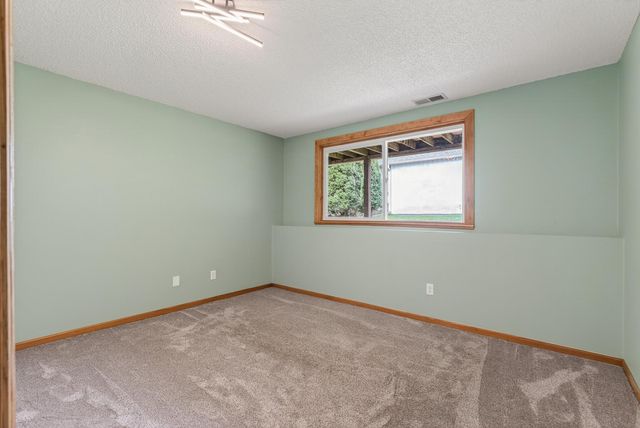 833 White Oak Court, New Brighton, MN 55112