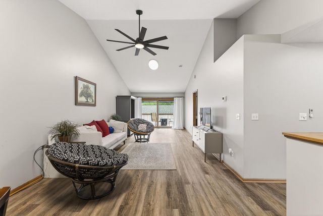 833 White Oak Court, New Brighton, MN 55112