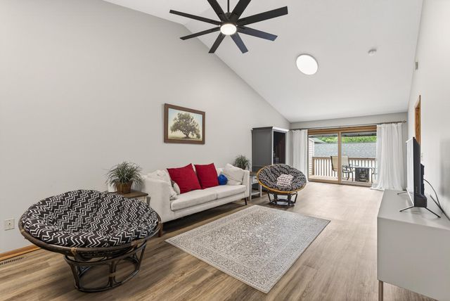 833 White Oak Court, New Brighton, MN 55112