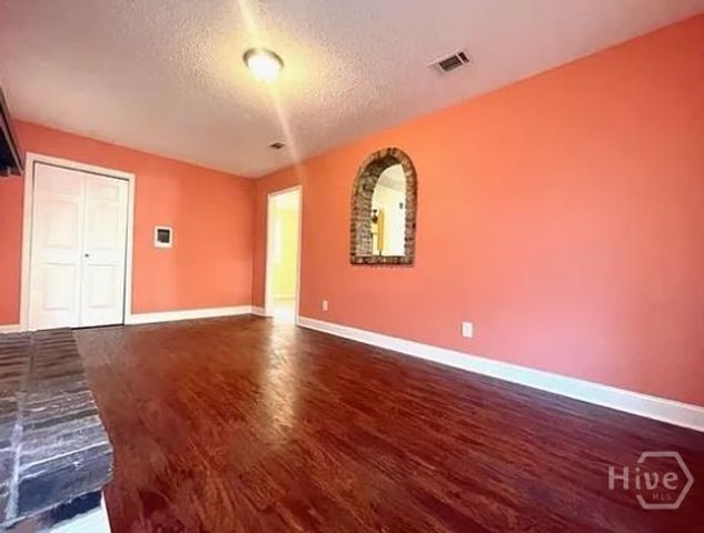 320 Chatham Villa Drive, Garden City, GA 31408