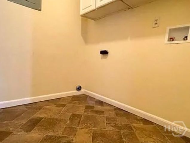 320 Chatham Villa Drive, Garden City, GA 31408