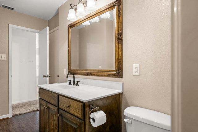 140 Woodfern Glen, Holly Lake Ranch, TX 75765