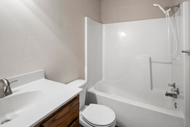 140 Woodfern Glen, Holly Lake Ranch, TX 75765