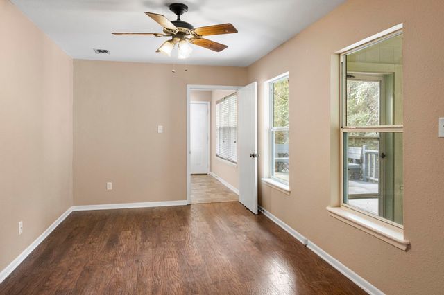 140 Woodfern Glen, Holly Lake Ranch, TX 75765