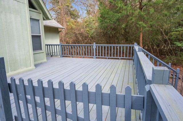 140 Woodfern Glen, Holly Lake Ranch, TX 75765