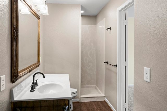 140 Woodfern Glen, Holly Lake Ranch, TX 75765