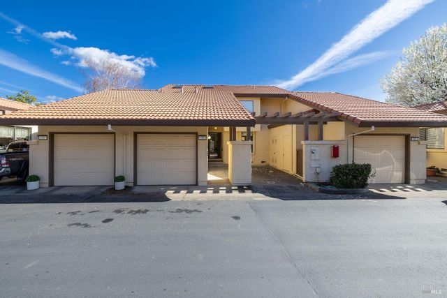 79 Fountain Grove Cir, Napa, CA 94558