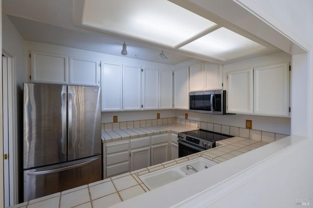 79 Fountain Grove Cir, Napa, CA 94558