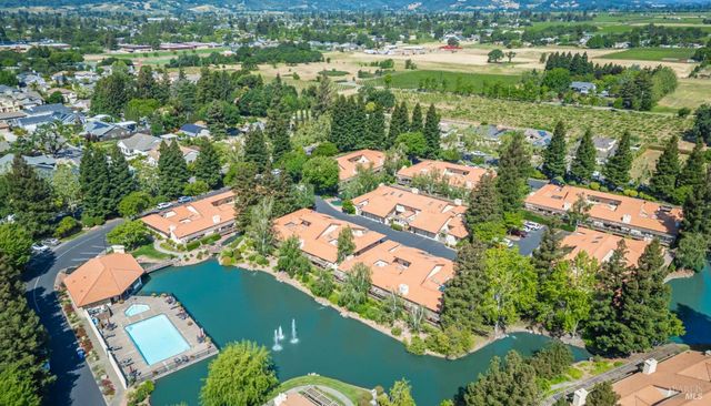 79 Fountain Grove Cir, Napa, CA 94558