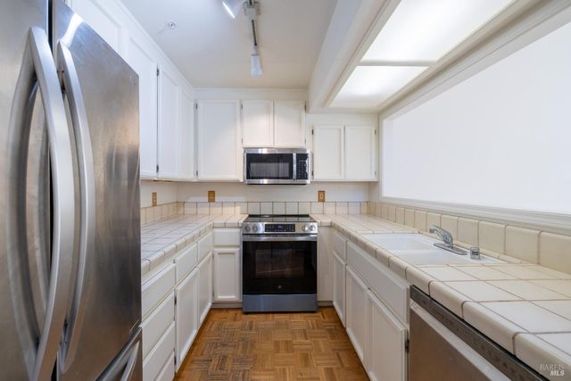 79 Fountain Grove Cir, Napa, CA 94558