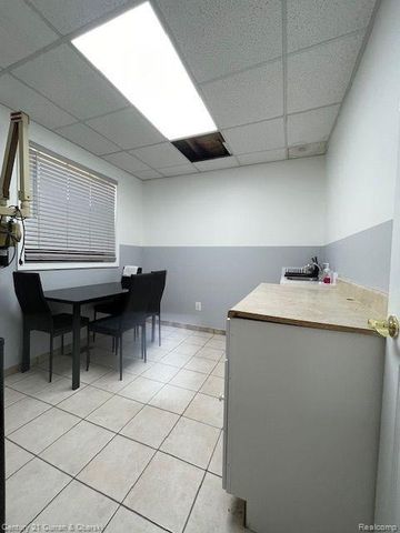 32520 Mound Road, Warren, MI 48092