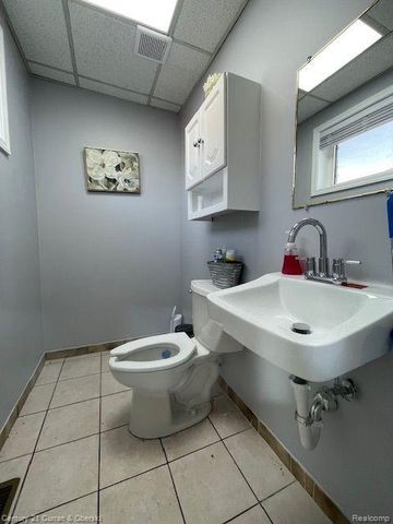 32520 Mound Road, Warren, MI 48092