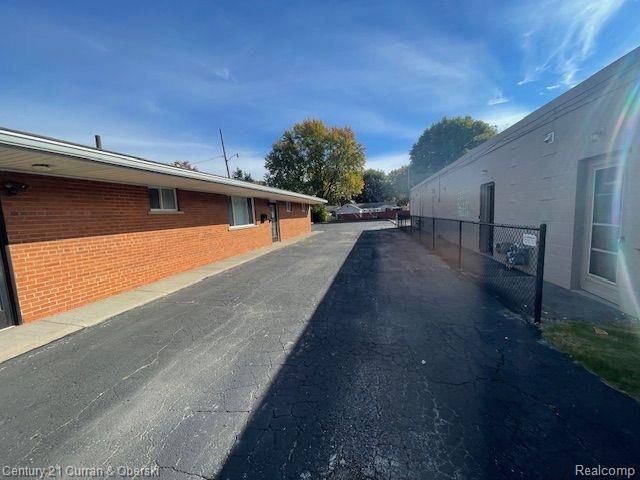 32520 Mound Road, Warren, MI 48092