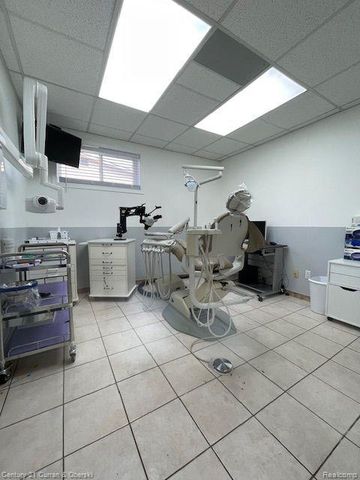 32520 Mound Road, Warren, MI 48092