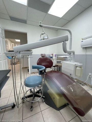 32520 Mound Road, Warren, MI 48092