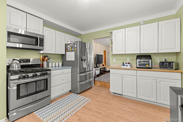 430 Nightingale Street, Dearborn, MI 48128