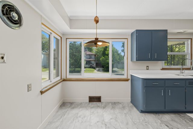 2505 Hubertus Avenue, Fort Wayne, IN 46805