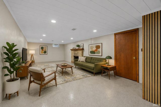 2505 Hubertus Avenue, Fort Wayne, IN 46805