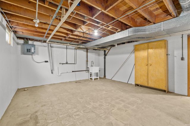 2505 Hubertus Avenue, Fort Wayne, IN 46805