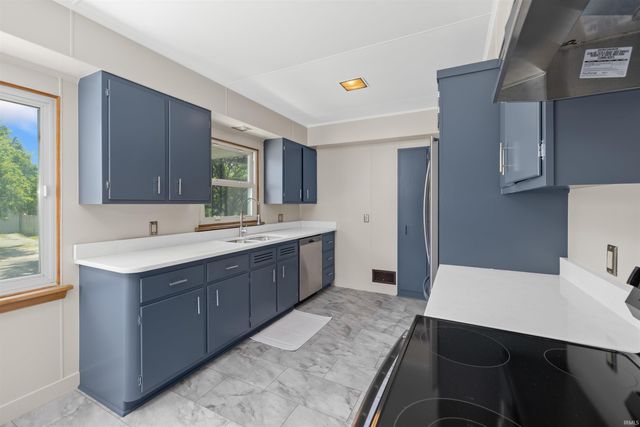 2505 Hubertus Avenue, Fort Wayne, IN 46805