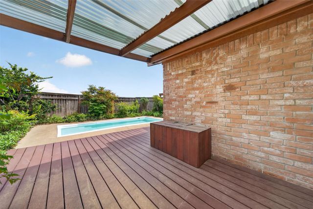 7710 Green Lawn Drive, Houston, TX 77088