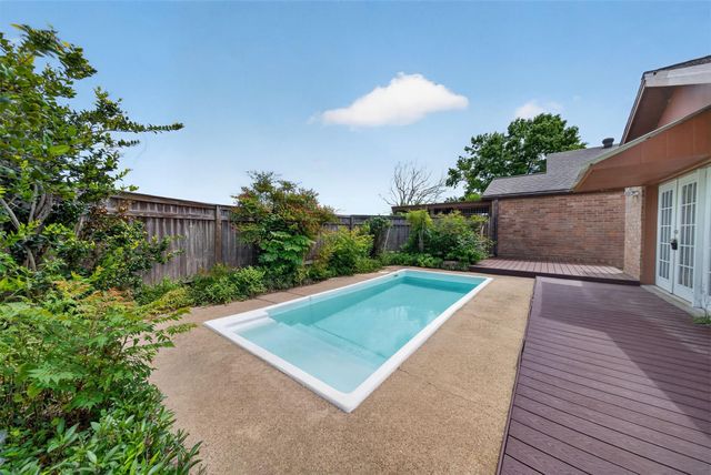 7710 Green Lawn Drive, Houston, TX 77088