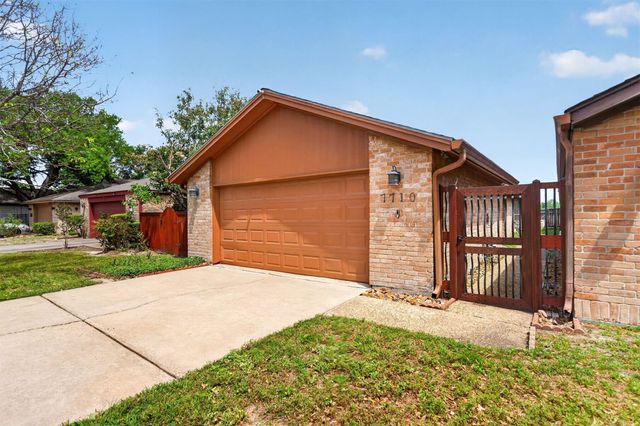 7710 Green Lawn Drive, Houston, TX 77088