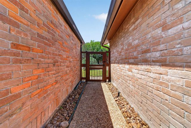 7710 Green Lawn Drive, Houston, TX 77088