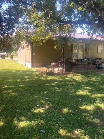 15 Pratt Street, Pikeville, TN 37367