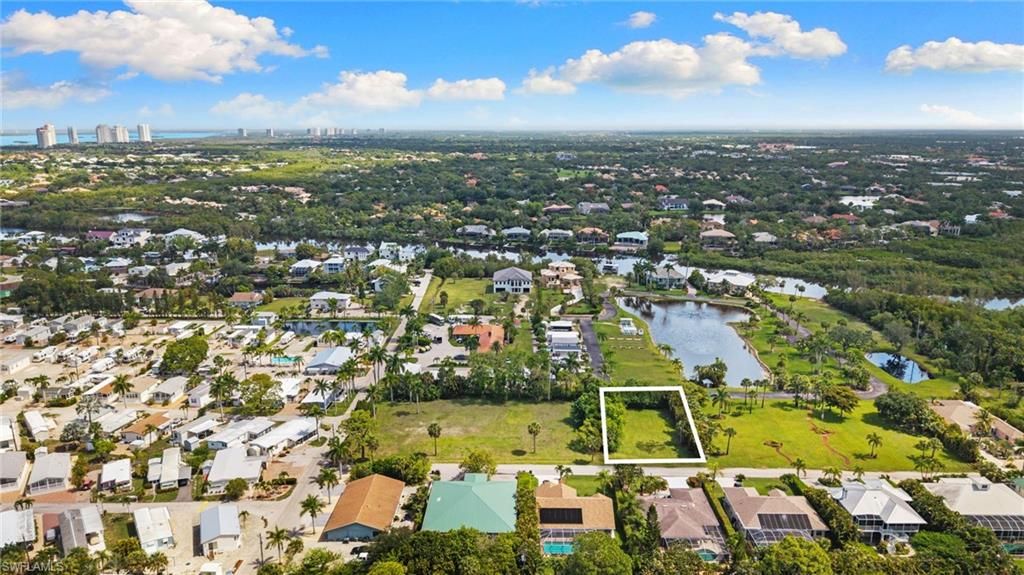3080 Pine Tree DR, BONITA SPRINGS, FL 34134 — photo 3