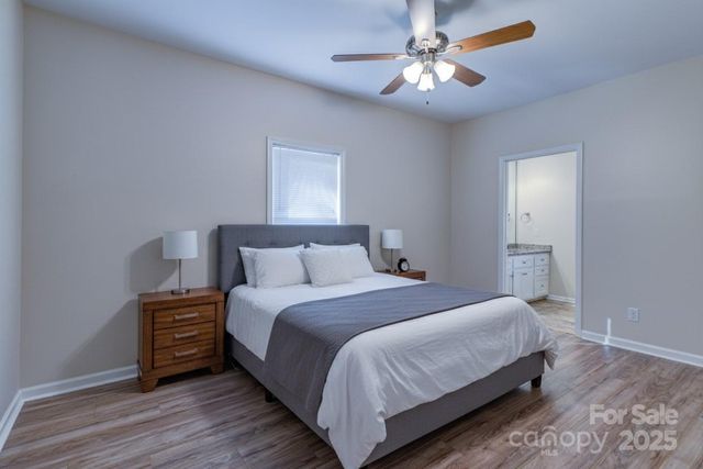 5909 Maple Street, Charlotte, NC 28269